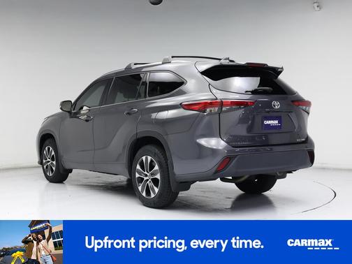 Gray 2021 Toyota Highlander XLE