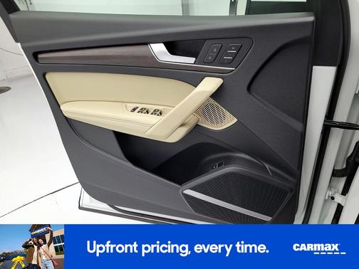 White 2022 Audi Q5 Sportback S-Line Prestige