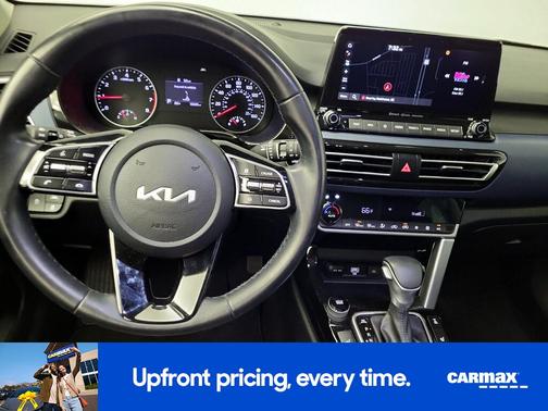 Gray 2023 Kia Seltos S