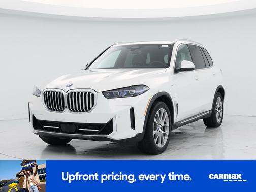 White 2025 BMW X5 PHEV xDrive50e