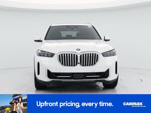 White 2025 BMW X5 PHEV xDrive50e