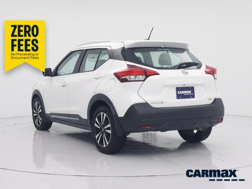 White 2019 Nissan Kicks SR