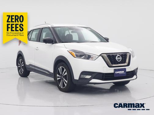 White 2019 Nissan Kicks SR