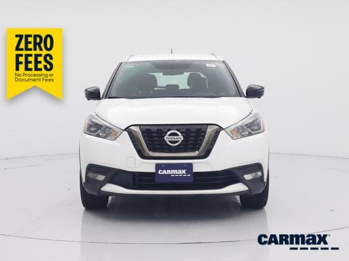 White 2019 Nissan Kicks SR