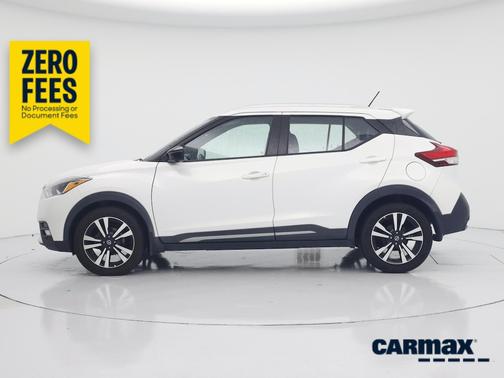 White 2019 Nissan Kicks SR