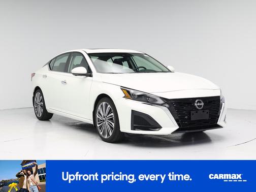 White 2023 Nissan Altima SL