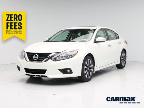White 2017 Nissan Altima SV