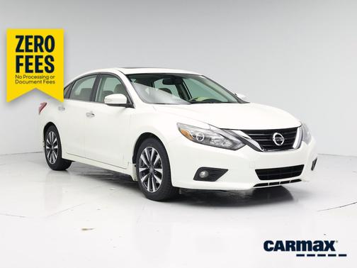 White 2017 Nissan Altima SV