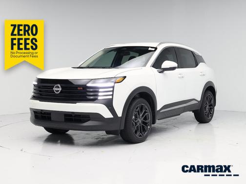 White 2025 Nissan Kicks SR
