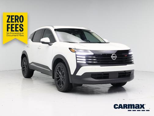 White 2025 Nissan Kicks SR