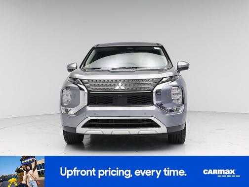 Gray 2024 Mitsubishi Outlander SE