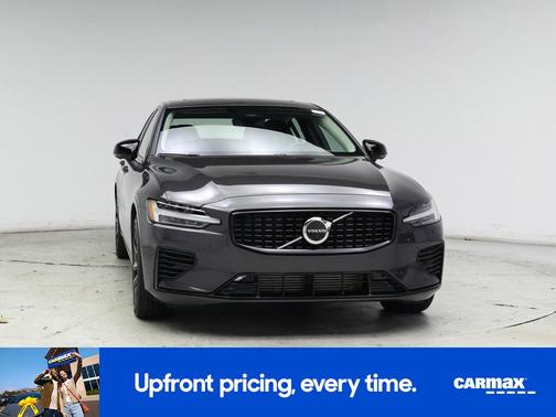 2023 Volvo S60 Recharge Plug-In Hybrid T8 Plus Dark Theme