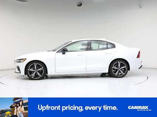 2024 Volvo S60 B5 Core Dark Theme