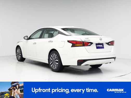 White 2025 Nissan Altima SV