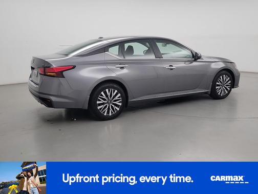 Gray 2023 Nissan Altima SV