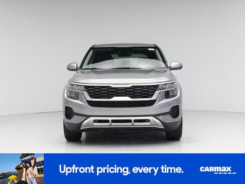 Gray 2023 Kia Seltos LX