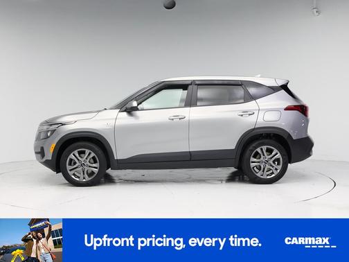 Gray 2023 Kia Seltos LX