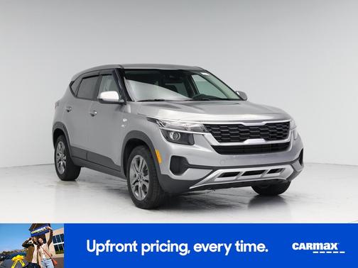 Gray 2023 Kia Seltos LX