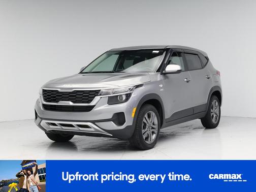 Gray 2023 Kia Seltos LX