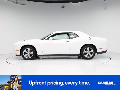 White 2016 Dodge Challenger SXT
