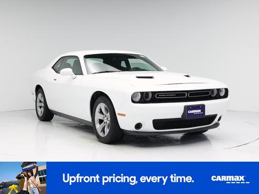 White 2016 Dodge Challenger SXT