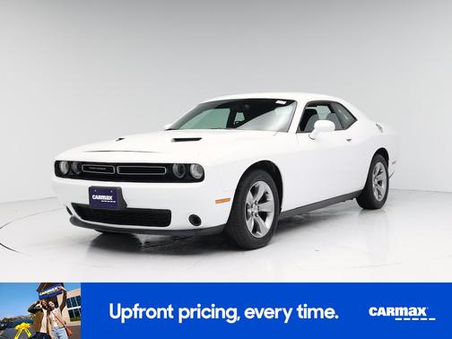 White 2016 Dodge Challenger SXT