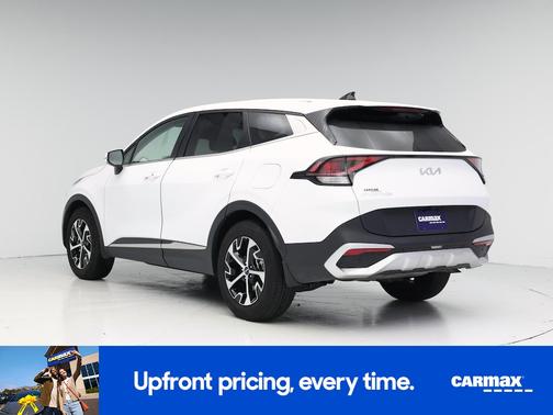 White 2025 Kia Sportage EX