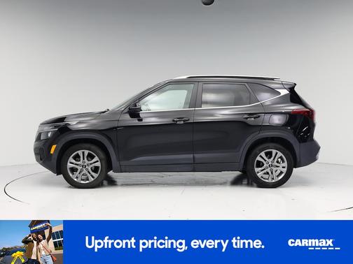 Black 2022 Kia Seltos S