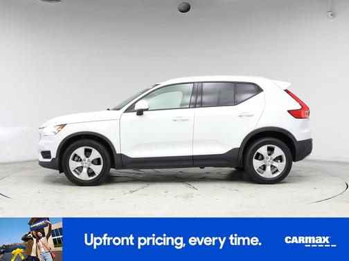 2020 Volvo XC40 T4 Momentum