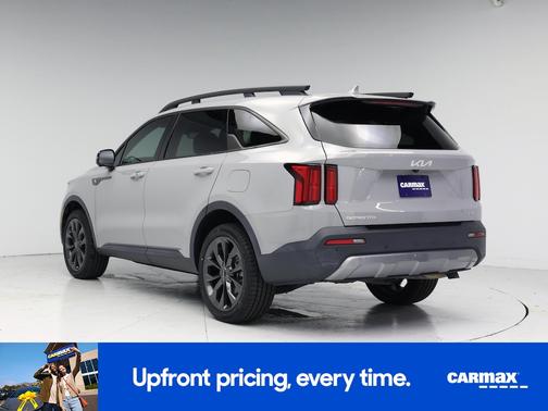 Gray 2023 Kia Sorento SX