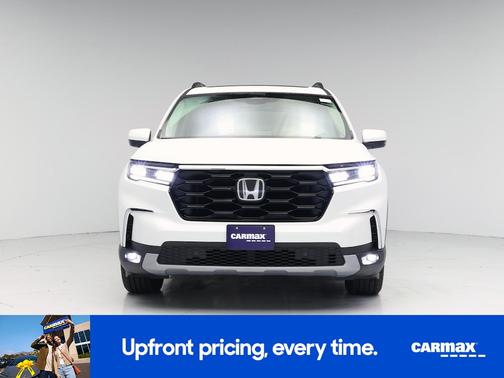 White 2025 Honda Pilot Touring
