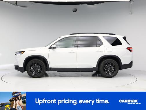 White 2025 Honda Pilot Touring