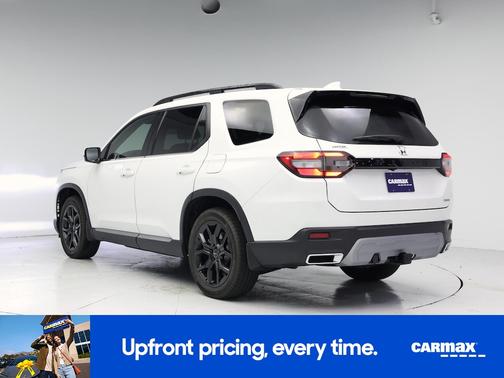 White 2025 Honda Pilot Touring
