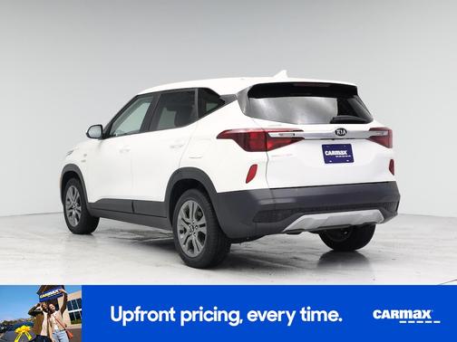 White 2021 Kia Seltos LX