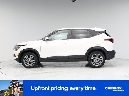 White 2021 Kia Seltos LX
