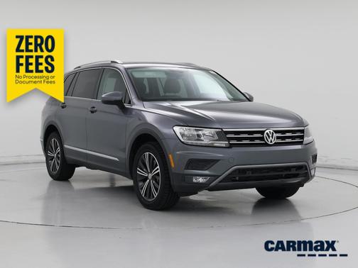 Gray 2019 Volkswagen Tiguan SE
