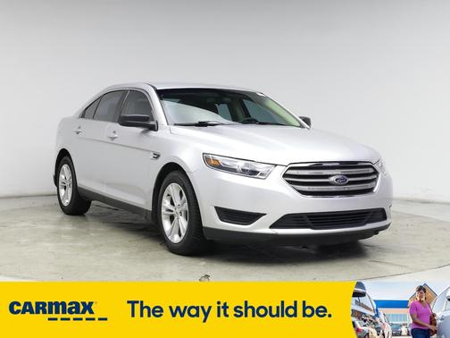 2017 Ford Taurus SE