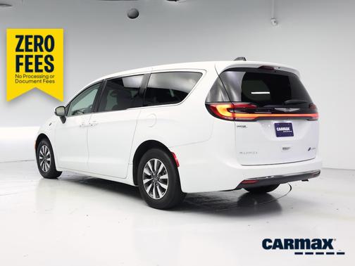 White 2023 Chrysler Pacifica Hybrid Touring L