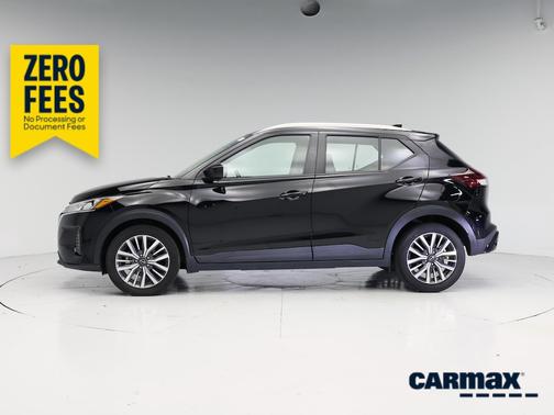 Black 2022 Nissan Kicks SV