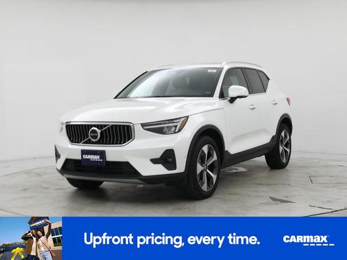 White 2024 Volvo XC40 B5 Plus Bright Theme