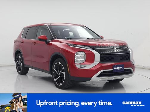 Red 2023 Mitsubishi Outlander SE