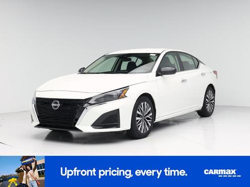 White 2024 Nissan Altima SV