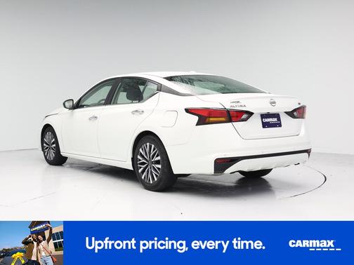 White 2024 Nissan Altima SV