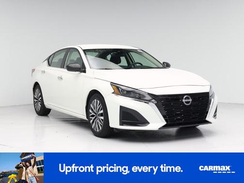 White 2024 Nissan Altima SV