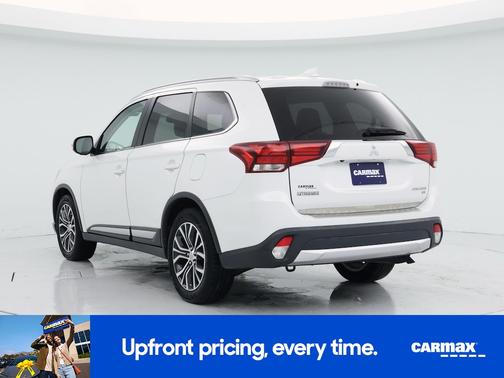 White 2018 Mitsubishi Outlander SEL