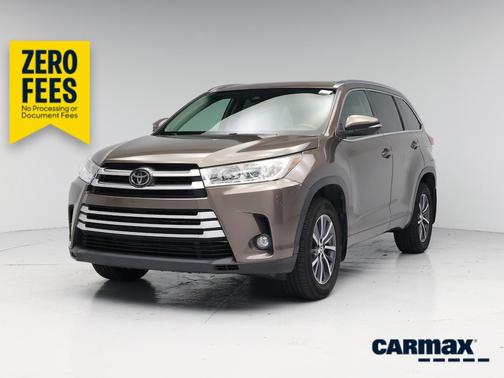 Brown 2018 Toyota Highlander XLE