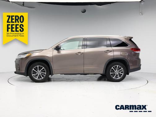 Brown 2018 Toyota Highlander XLE