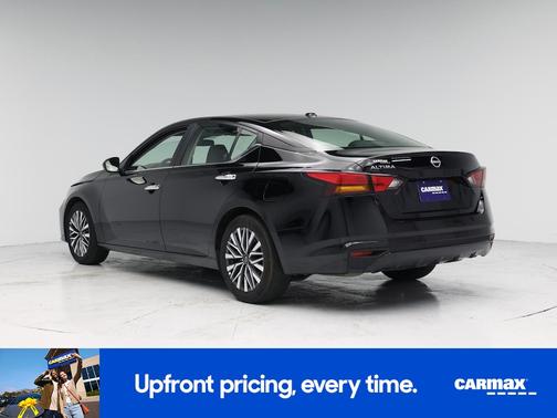 Black 2025 Nissan Altima SV