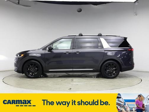 2023 Kia Carnival SX