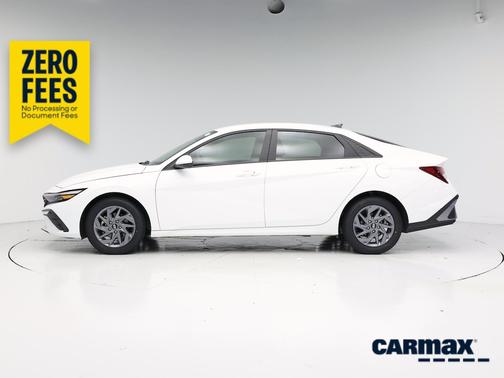 White 2024 Hyundai ELANTRA SEL